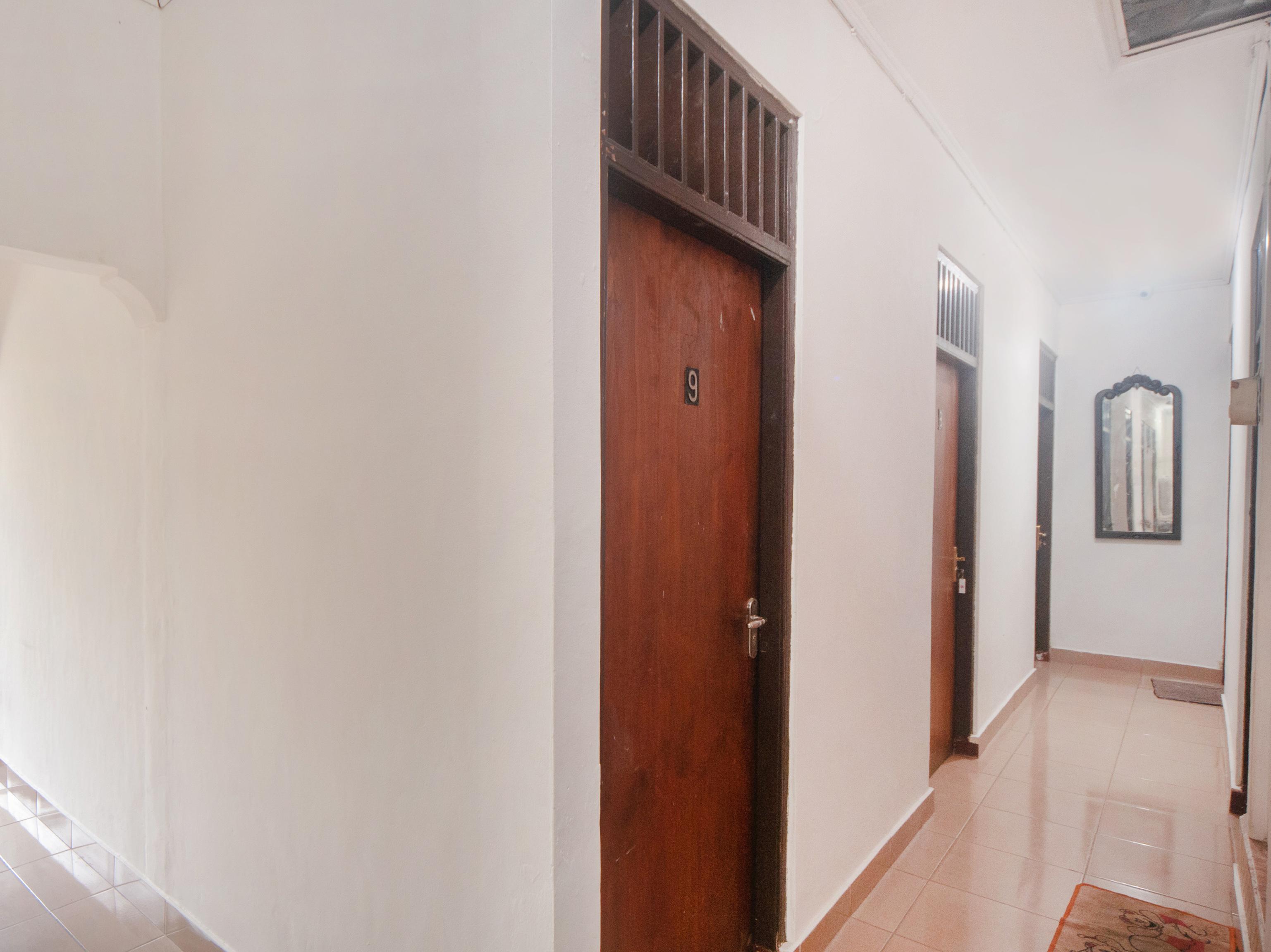 ג'קרטה Oyo 2256 Danysa Guesthouse מראה חיצוני תמונה